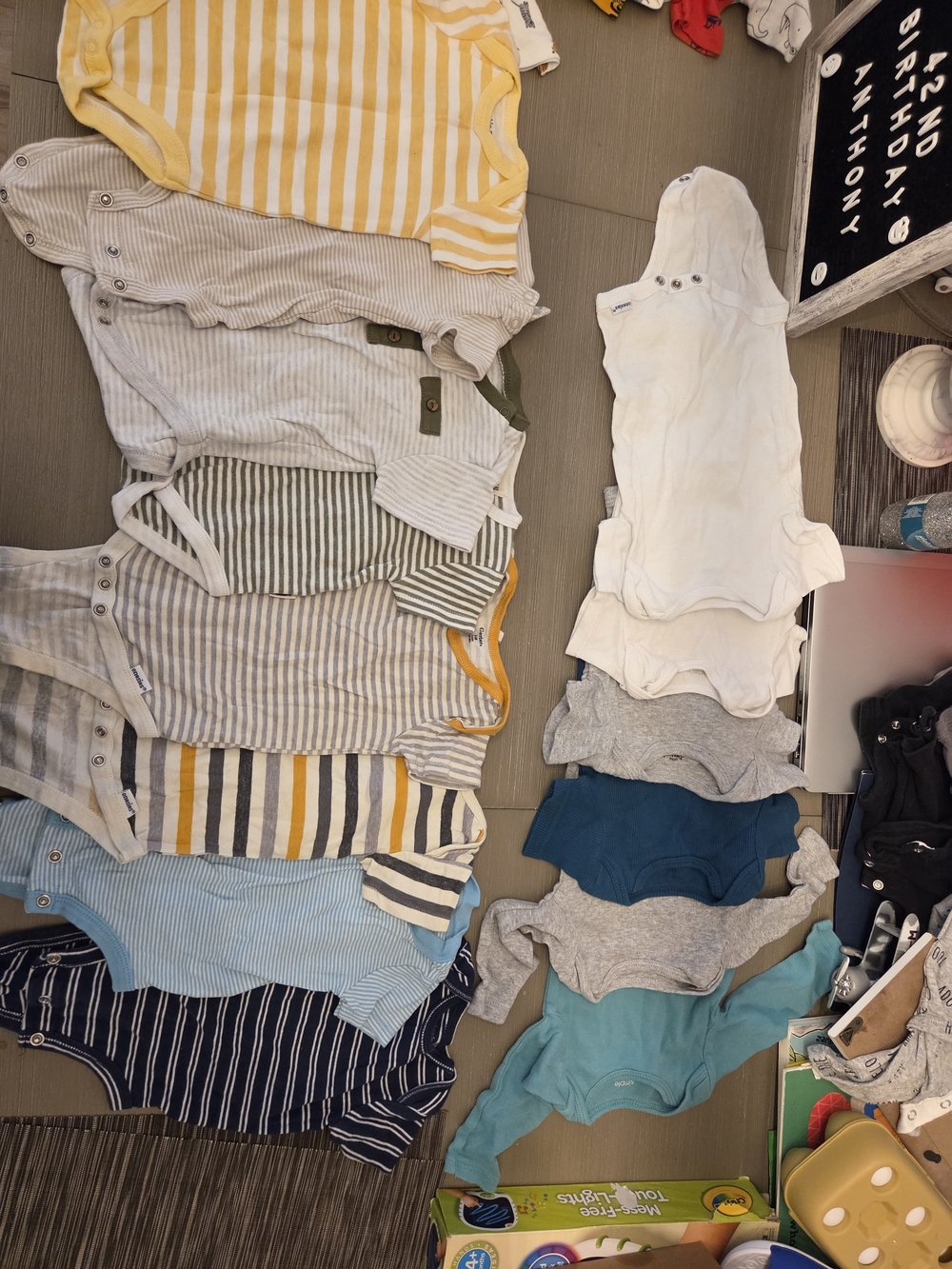 Onesies For Baby Mixed Sizes 0-6 Months